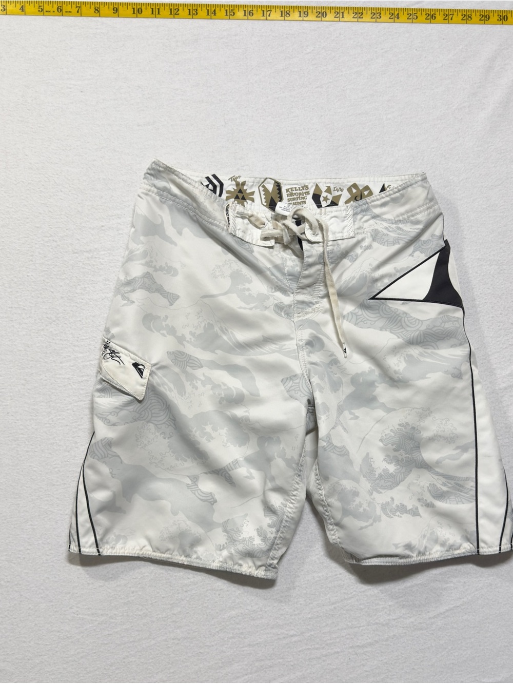 Quiksilver White Gray Camo star pattern Men’s Board Shorts y2k
